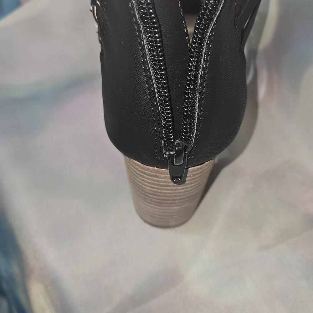 NWT Black "Report" Strappy Heeled Sandals - Picture 5 of 8